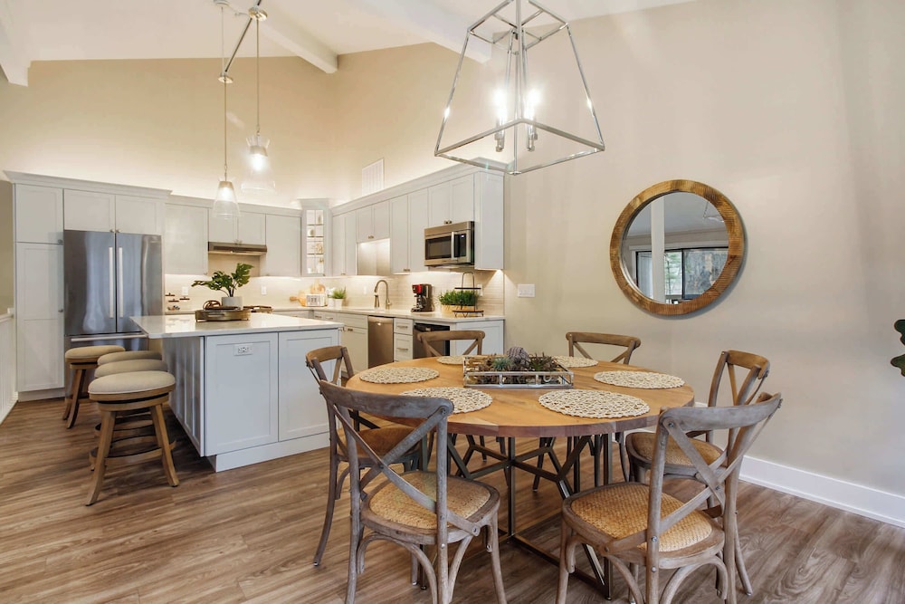 Abbey Springs - Private Community & Amenities!