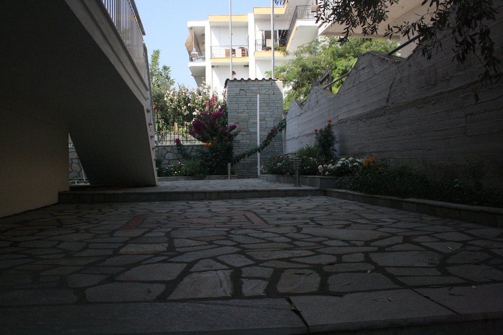 Pavloudis Apartments