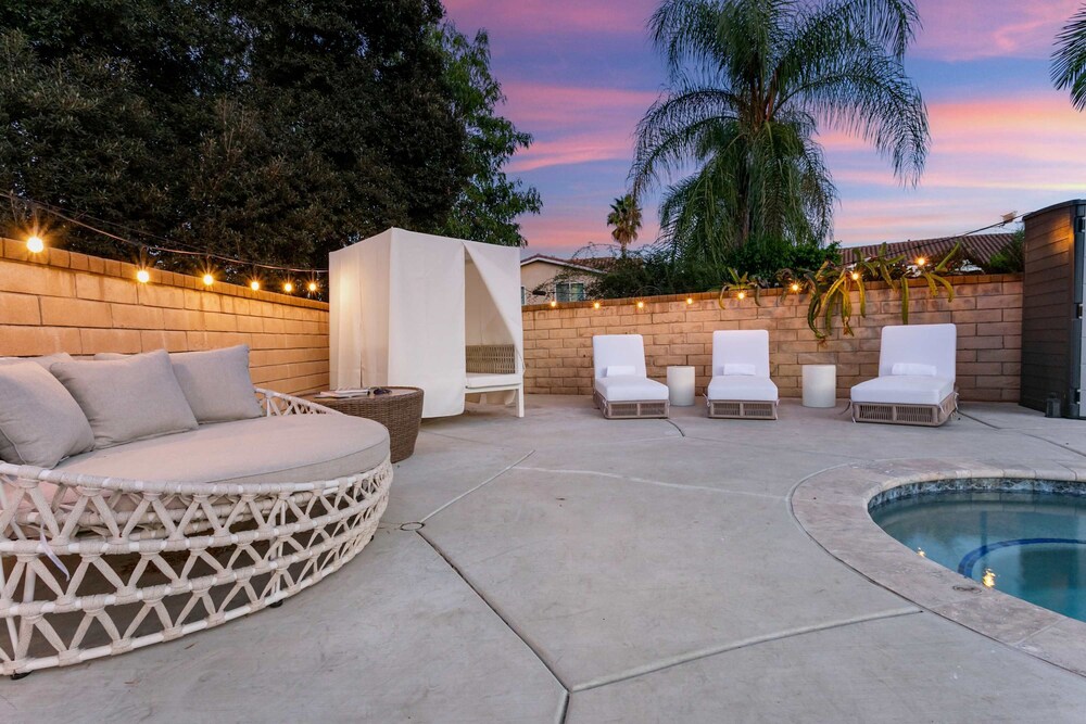 Luxury Pool Home w Theater Games Mountain View
