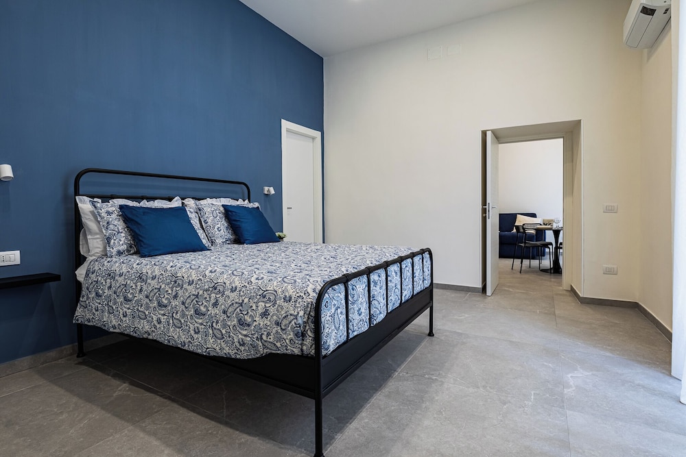 Alyde Apartments
