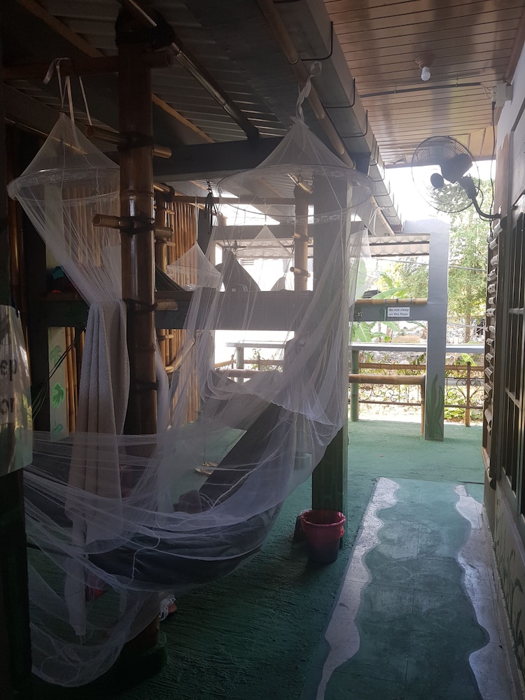 Twenty4Seven Bed & Breakfast - Hostel