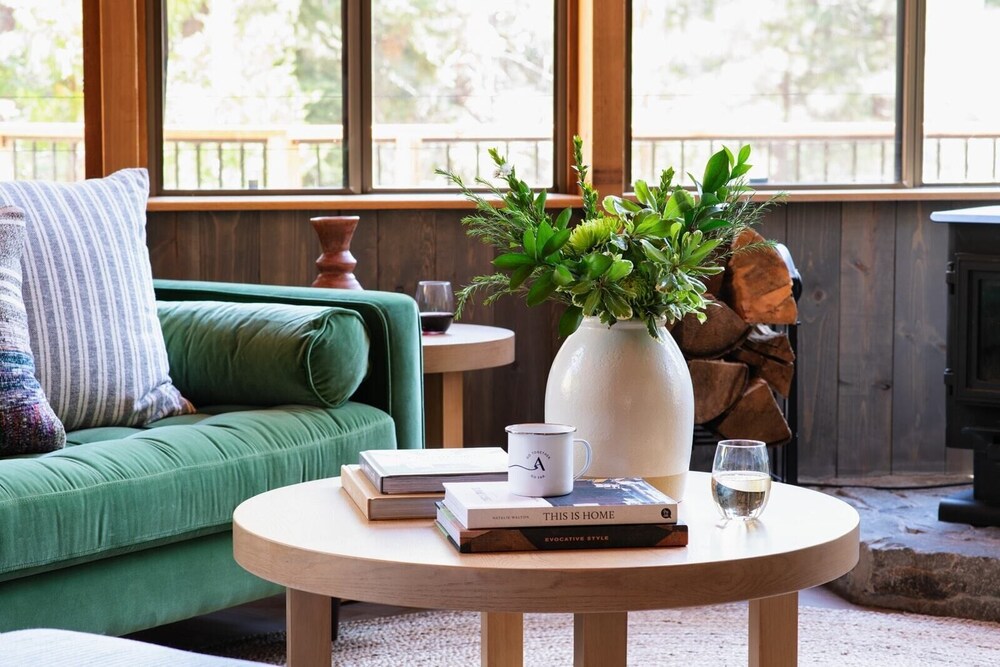 Timberline by Avantstay Stunning Chalet Cabin w/ Hot Tub, Pool Table Home Theater! - Property Image 7