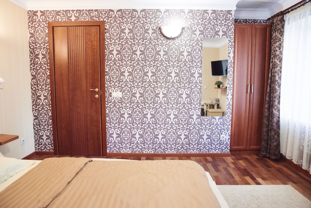 HotHos Hostel