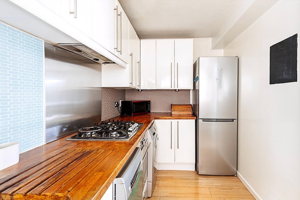 Quiet and Cosy 2-bed in Wimbledon