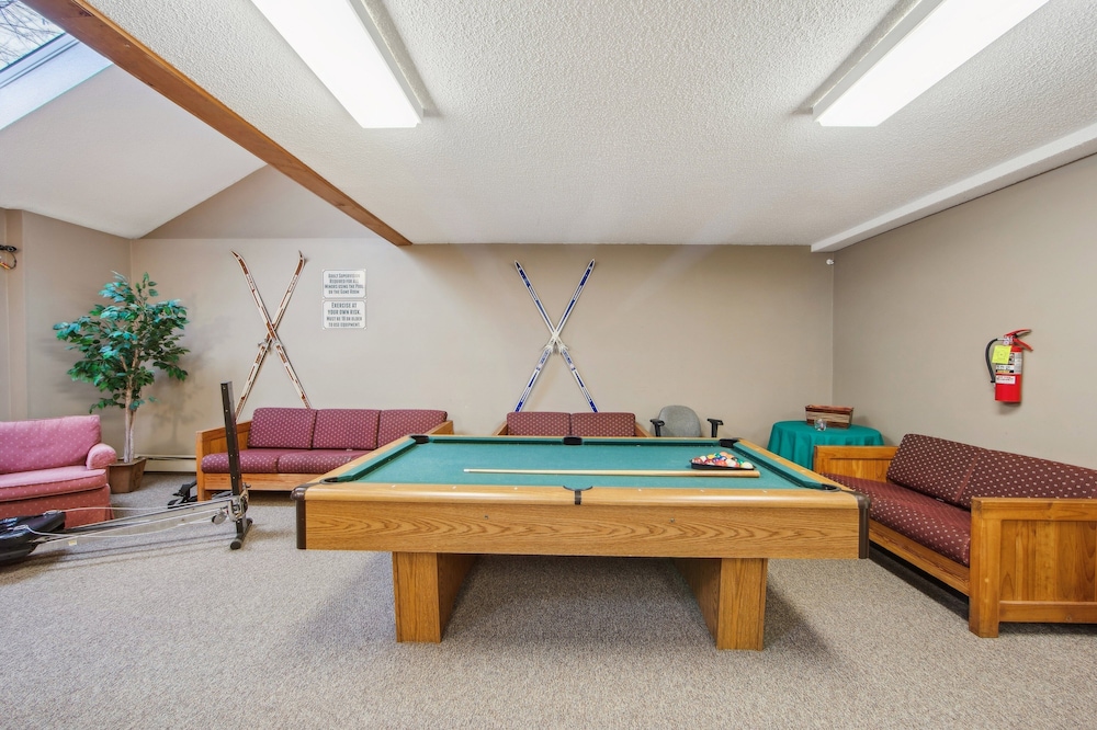 Peaceful Valley 72i - A Cozy Mountain Retreat 2 Bedroom Townhouse by The Summit at Gore Mountain