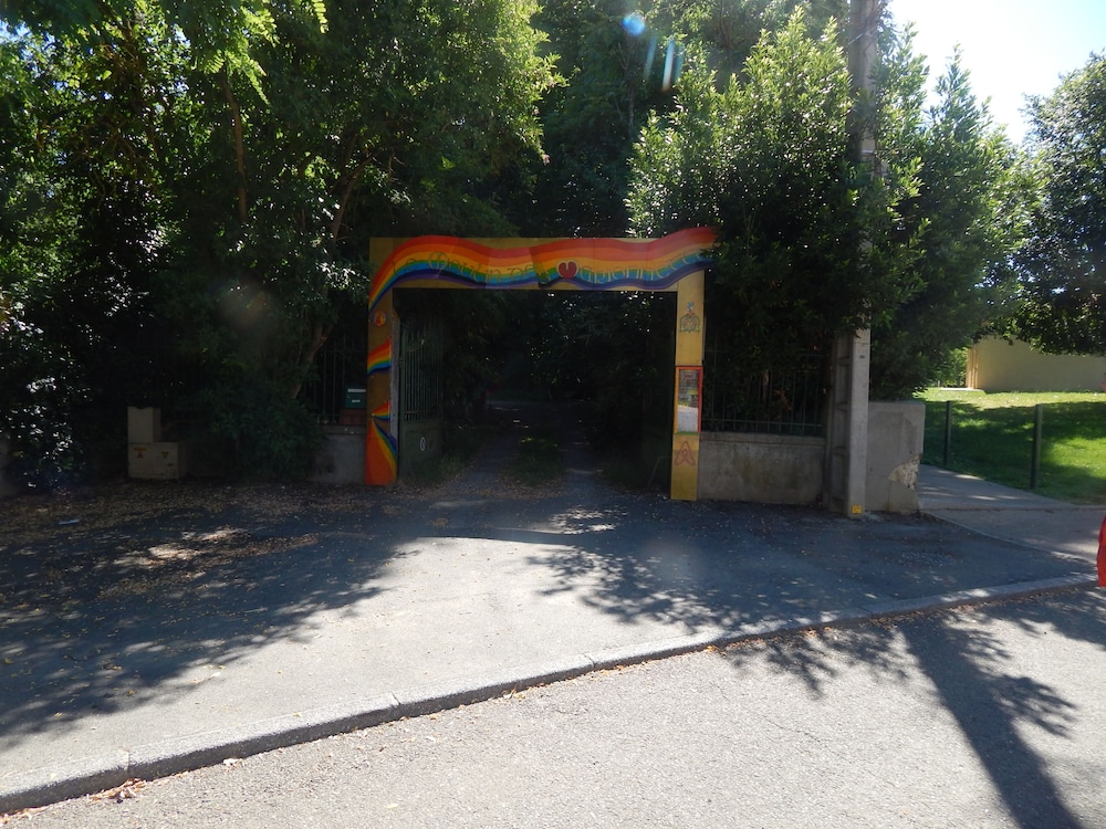 Le Moulin des Marionnettes view 4