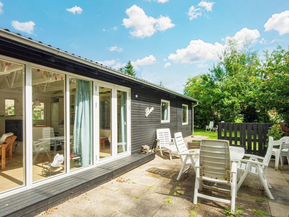 6 Person Holiday Home in Glesborg