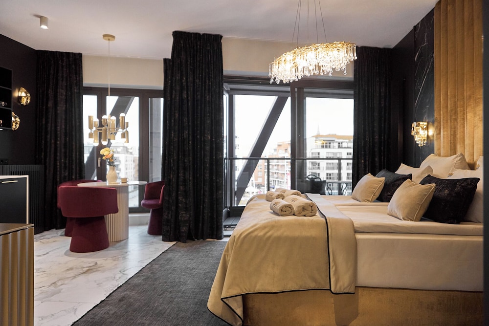 Granaria Premium River View by Downtown Apartments
