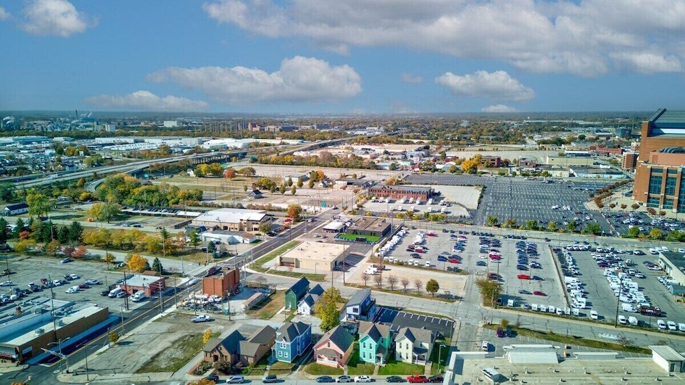 Indy Stadium Villas 711 L