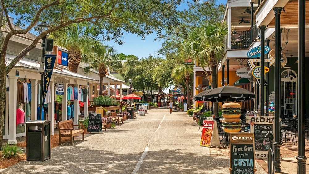 Waterfront Retreat in Sandestin w/ Golf Cart & Free Attraction Tickets!