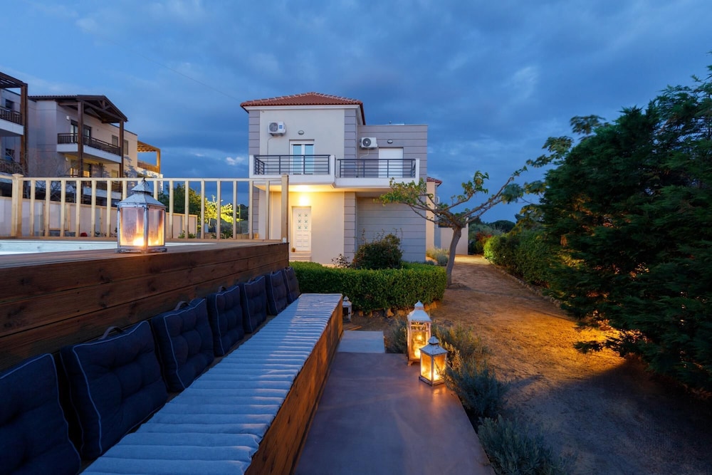 Navarino Captain s Villa - Luxury Seaside Retreat photo 5