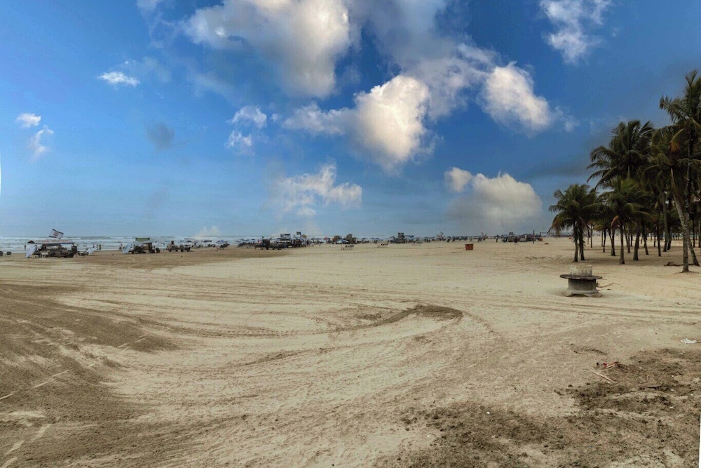 Apto Pet-friendly a 400m da Praia do Boqueir o