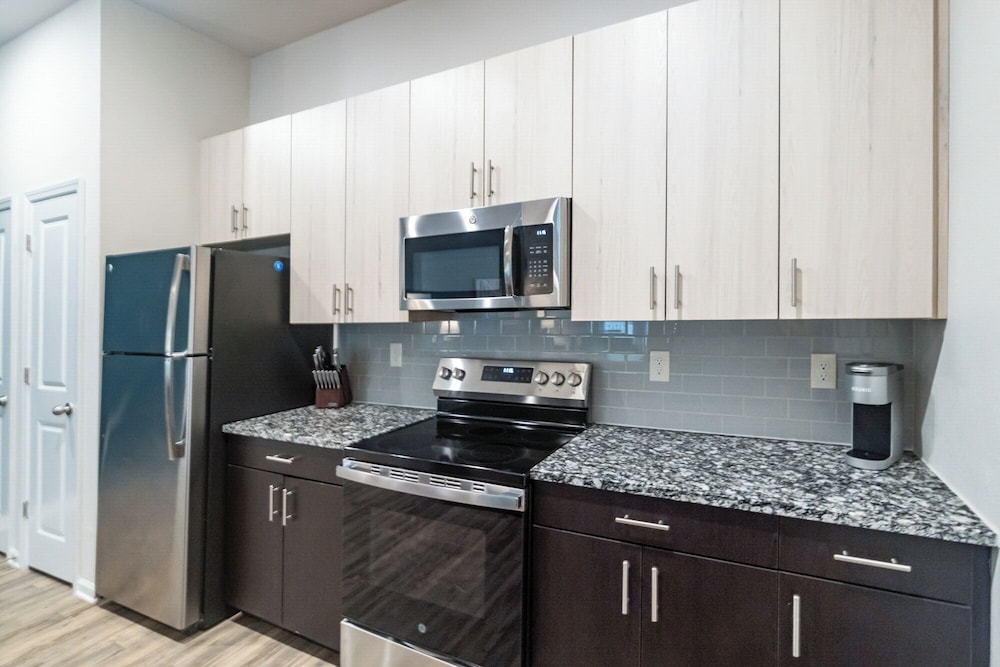 Landing Apartments - University City North