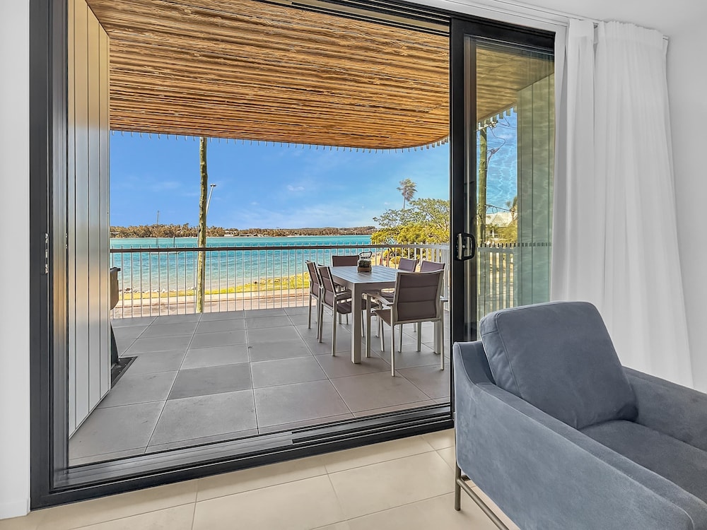 3-bed: Riverfront Alfresco Dining & Rooftop Pool