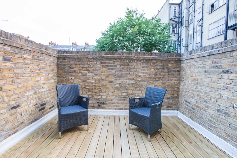 outdoor bbq area