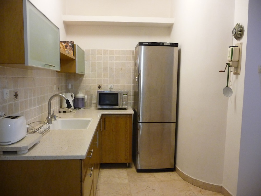 Elena Apartments