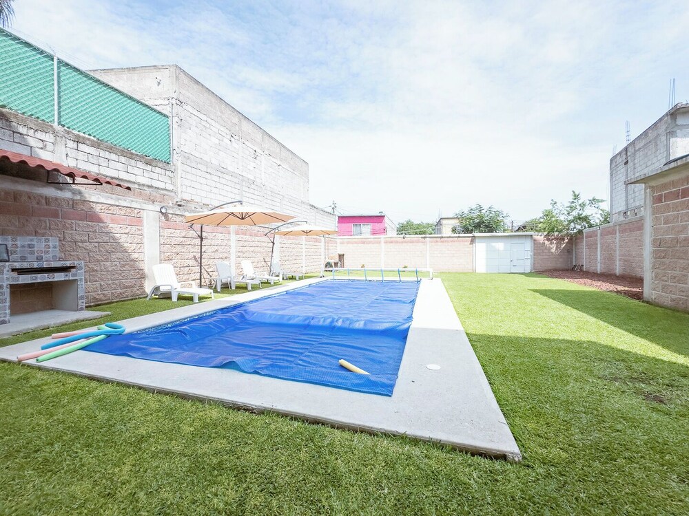 New Comfortable Retreat. Pool & BBQ