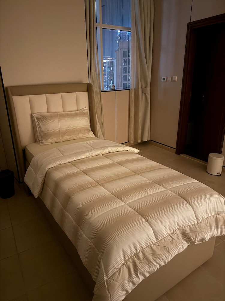 Burj Khalifa DownTown Hostell