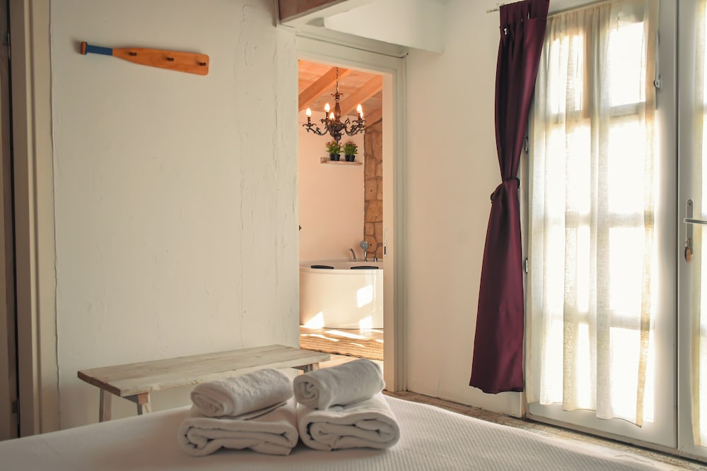 Bay C Otel - Image 44