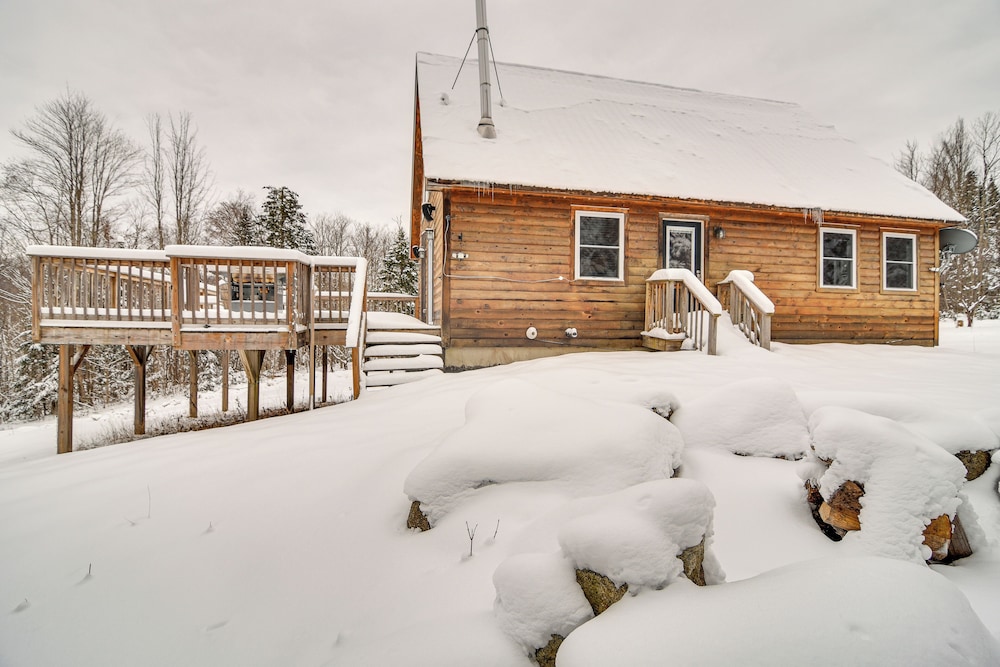 Snowmobiling On-site: Secluded Vermont Getaway
