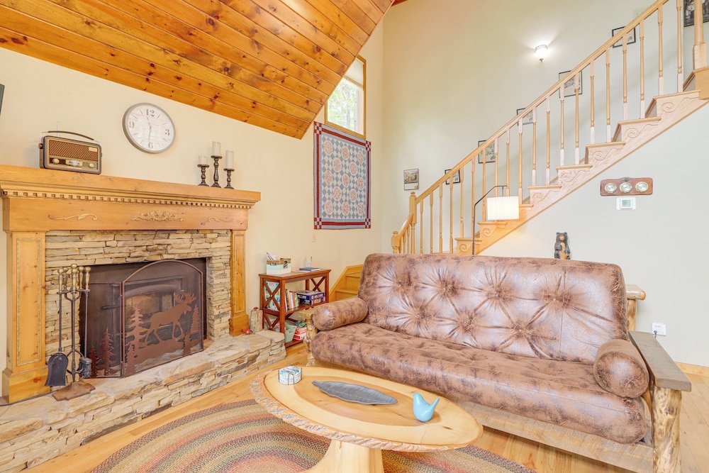Year-round Mtn View: Pet-friendly Murphy Retreat