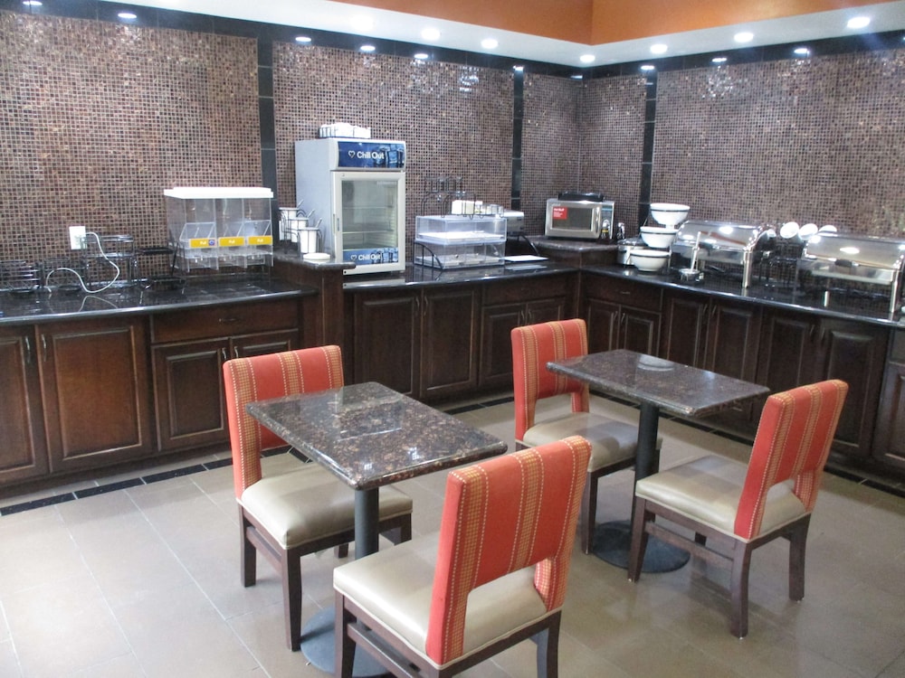 Emporia Vacations - Best Western Emporia Inn - Property Image 7