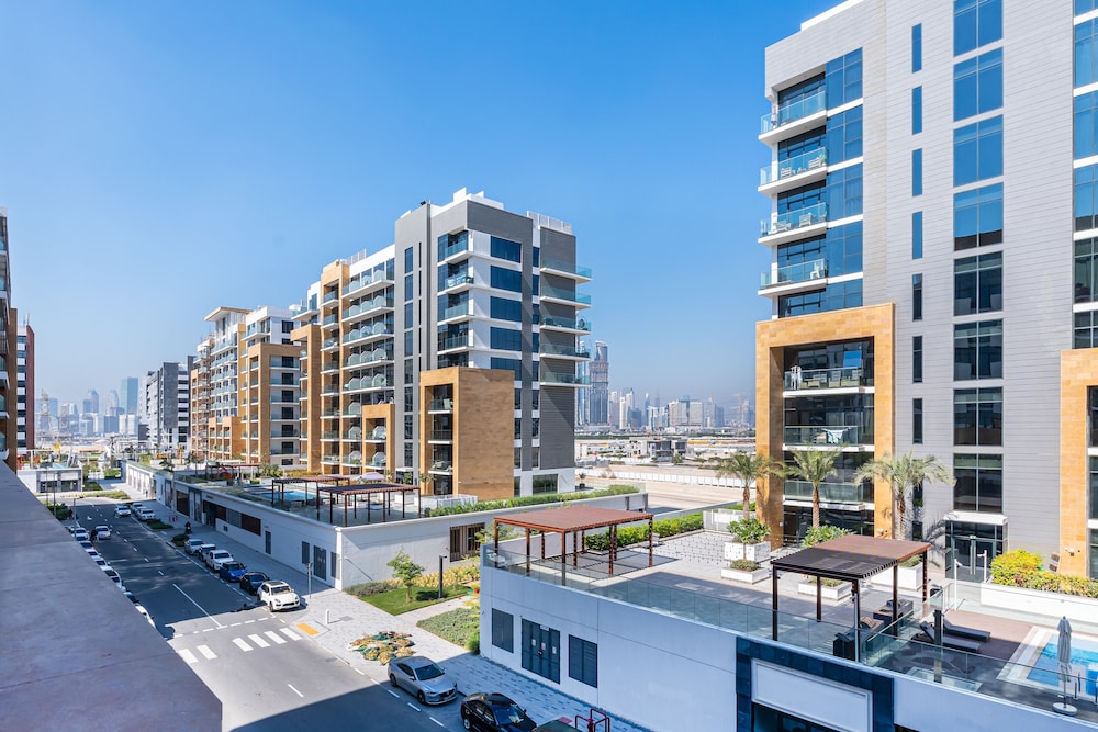 Luxury StayCation - Azizi Riviera 17