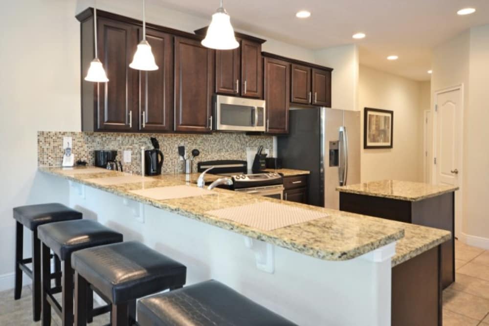 Fountains Retreat 4 Bedroom Condo by RedAwning view 3