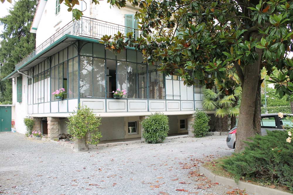 Pau Vacations - Hotel Montilleul - Property Image 3