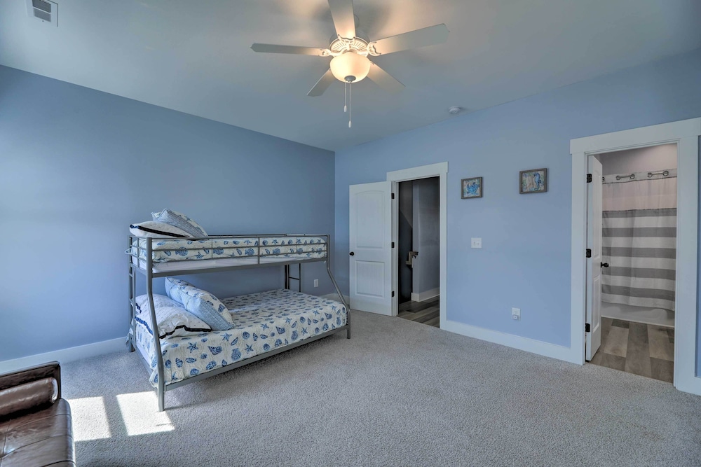 Stylish Townhome w/ Balconies & Tesla Charger! view 5