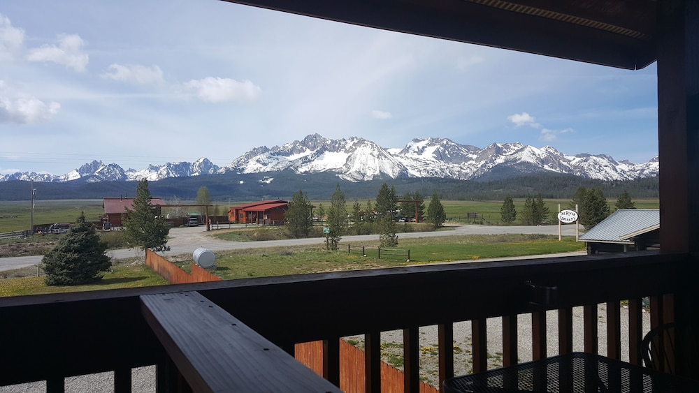 Valley Creek Lodge