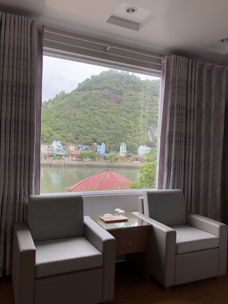 Cat Ba Central Hotel II - Hostel