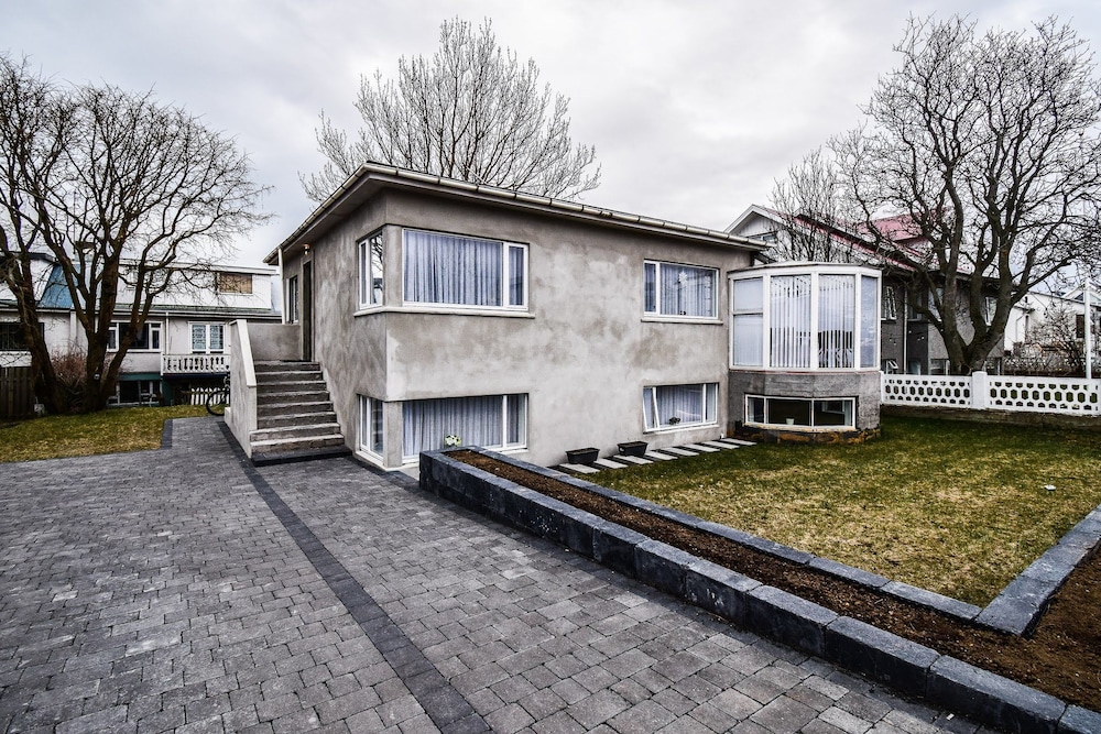 Hotel Studio H17 - Image 1