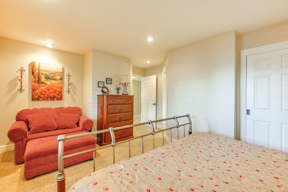 Golf Getaway 5 Mi to Dtwn: Las Palmas Resort Condo