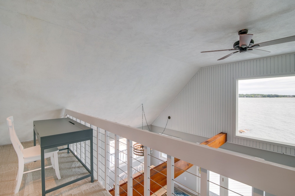 Serene Mattapoisett Home w/ Private Beach Access!