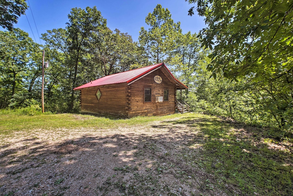 Secluded Studio 1 mi to Thorncrown Chapel