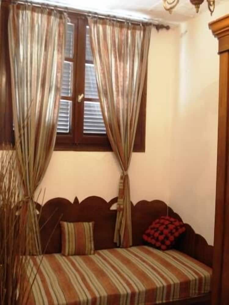Pension Lagoudera