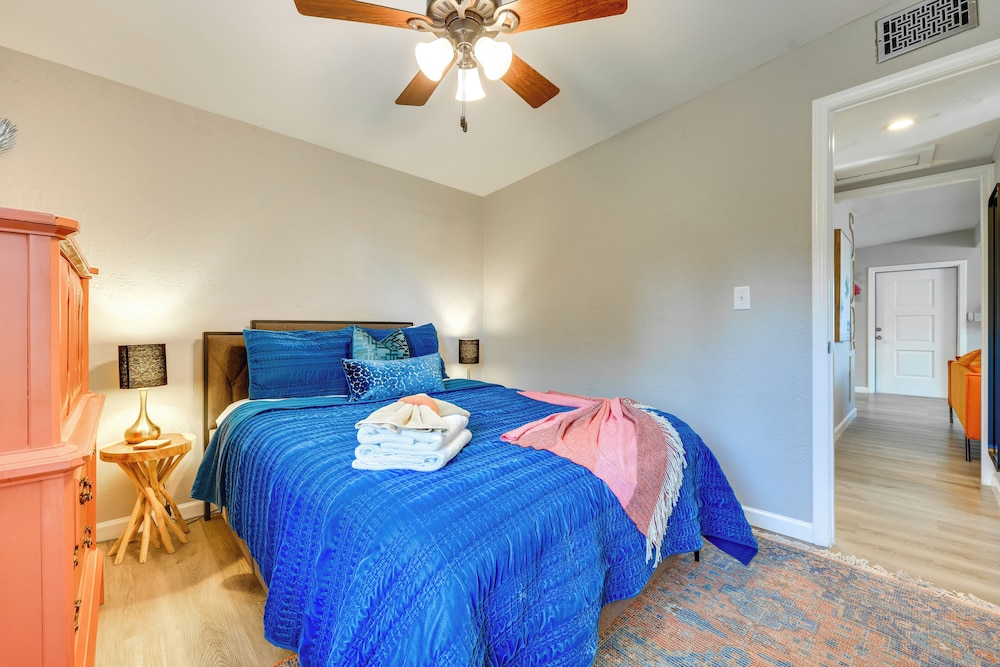 5 Blocks to Jax Beach: Getaway w/ Patio & Yard!