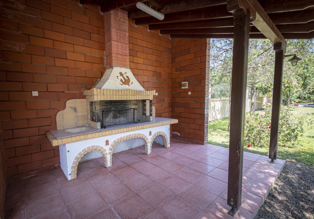 Linden House Left by Rentals Pro