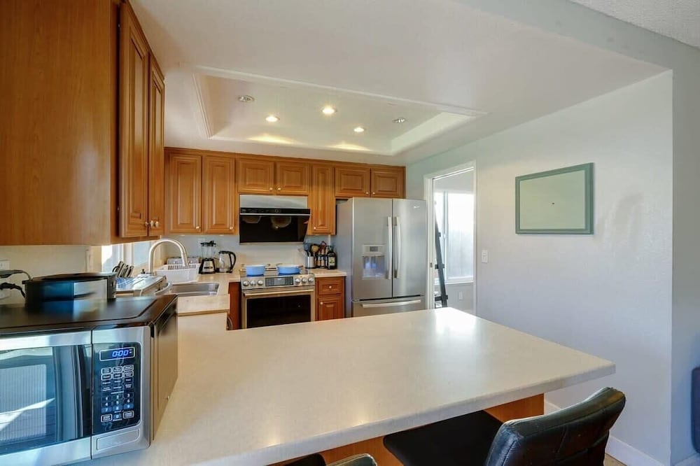 @ Marbella Lane - 4BR Home Away From Home Ldry
