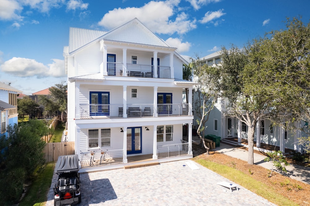 Sunfish Elegance by Avantstay Beach Access at an Indoor/outdoor Paradise