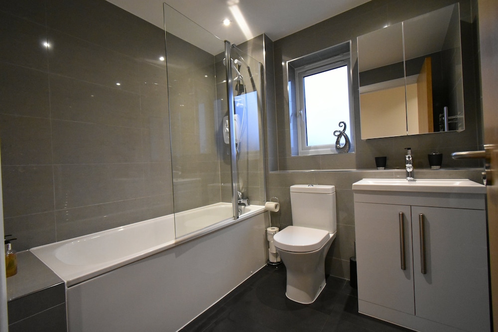 Heathrow Living Serviced Apartments by Ferndale