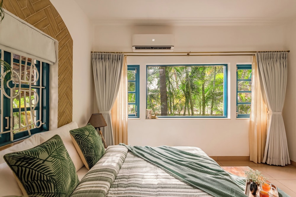 Sanctuary by RÊVE Escapes - Premium 3 BHK Villa Near Morjim Beach