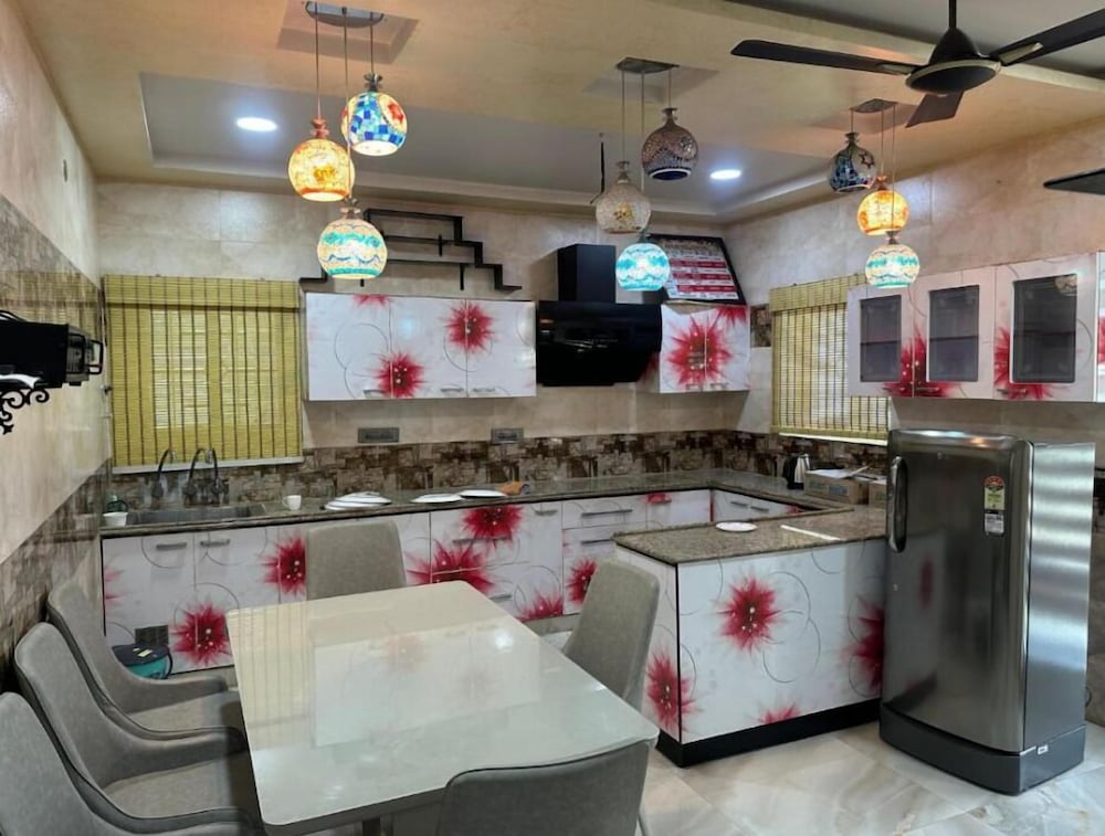 SBHS Homestay - Neeladri