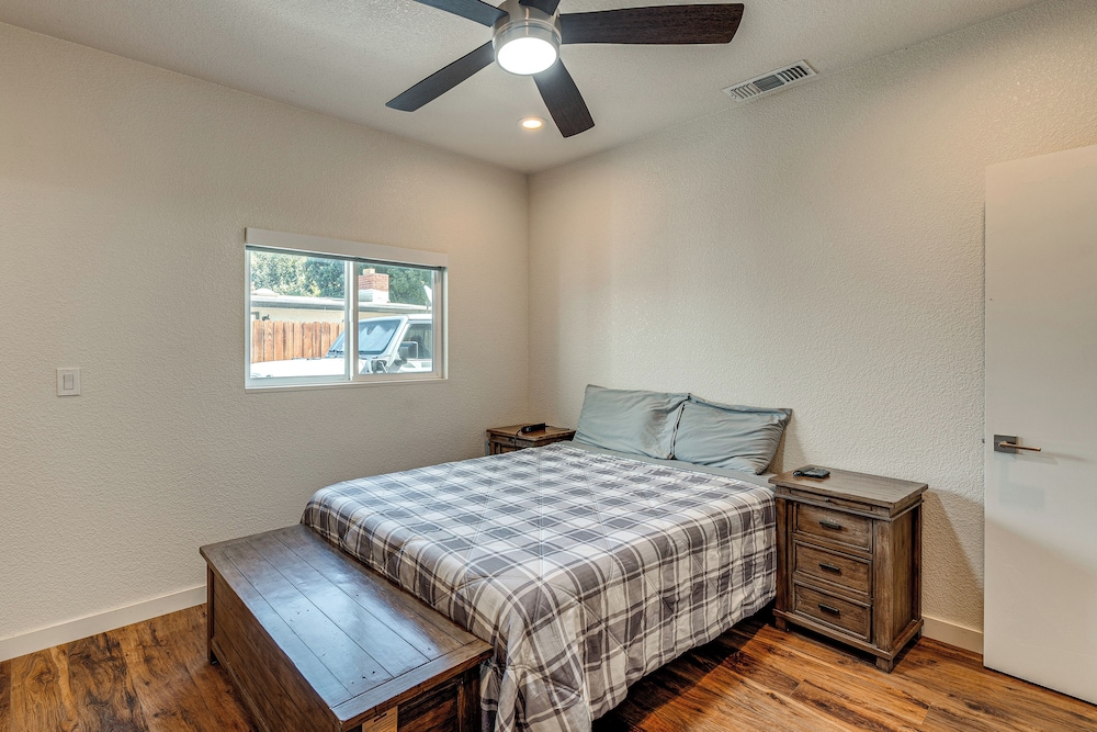 2 Mi to Dtwn: Home w/ Private Pool in Sacramento