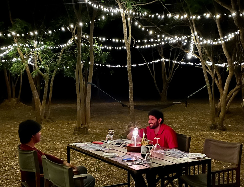 Funky Leopard Safari Lodge Bordering Yala National Park - Hostel