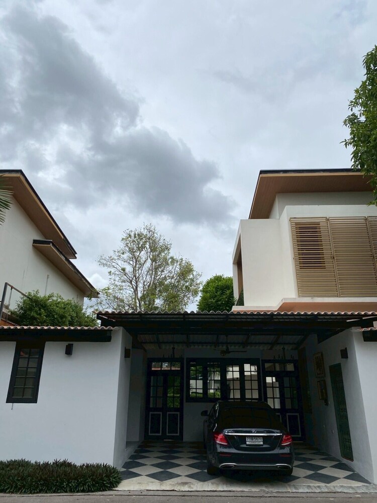 Serava Pet-Friendly Pool Villa Huahin