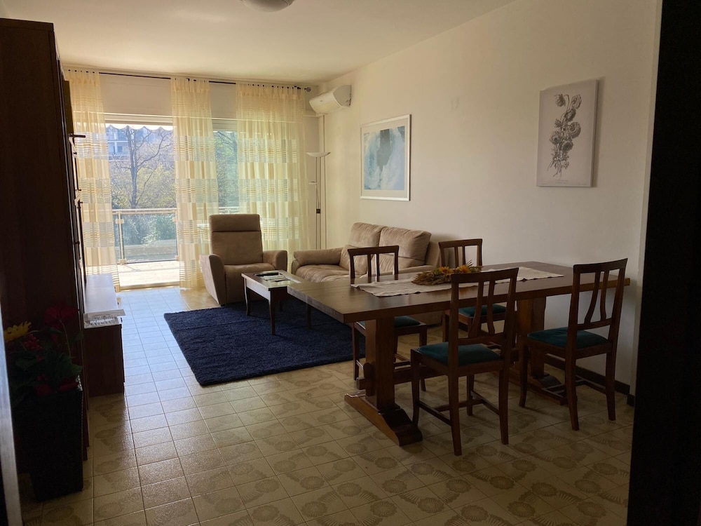 Marconi Lake View Apartment in Baveno view 3