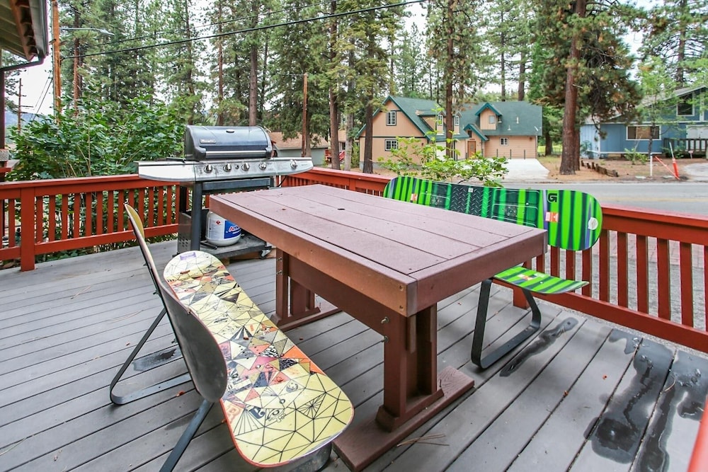 Bear Mountain Escape 2 Bedroom Apts by RedAwning