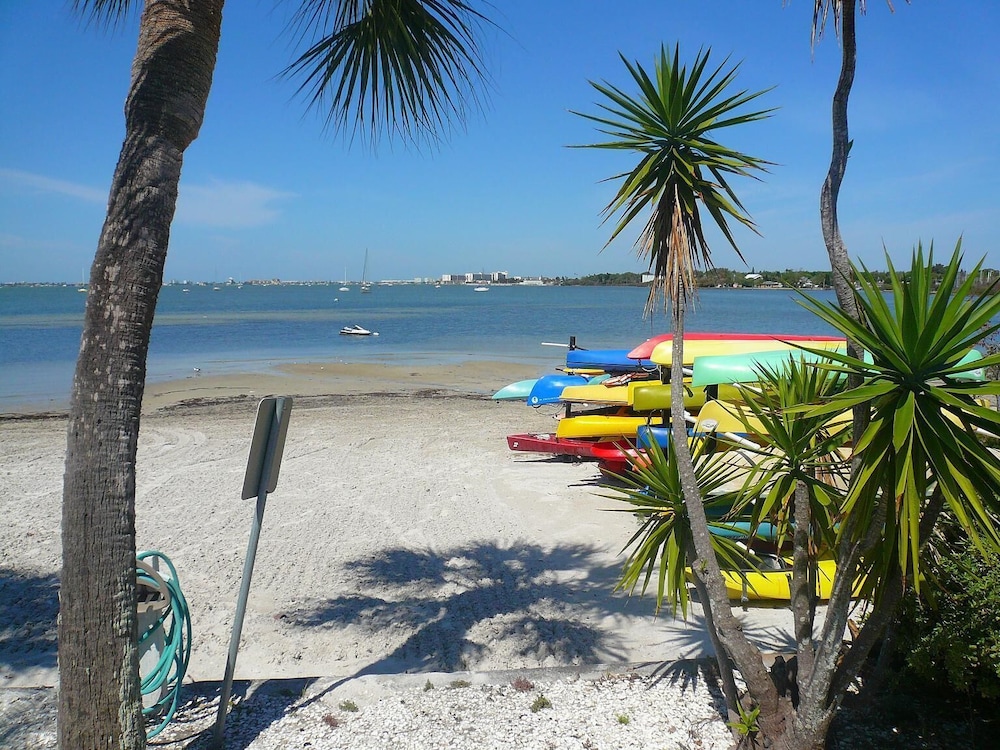 Bermuda Bay by Affordable Beach Condos